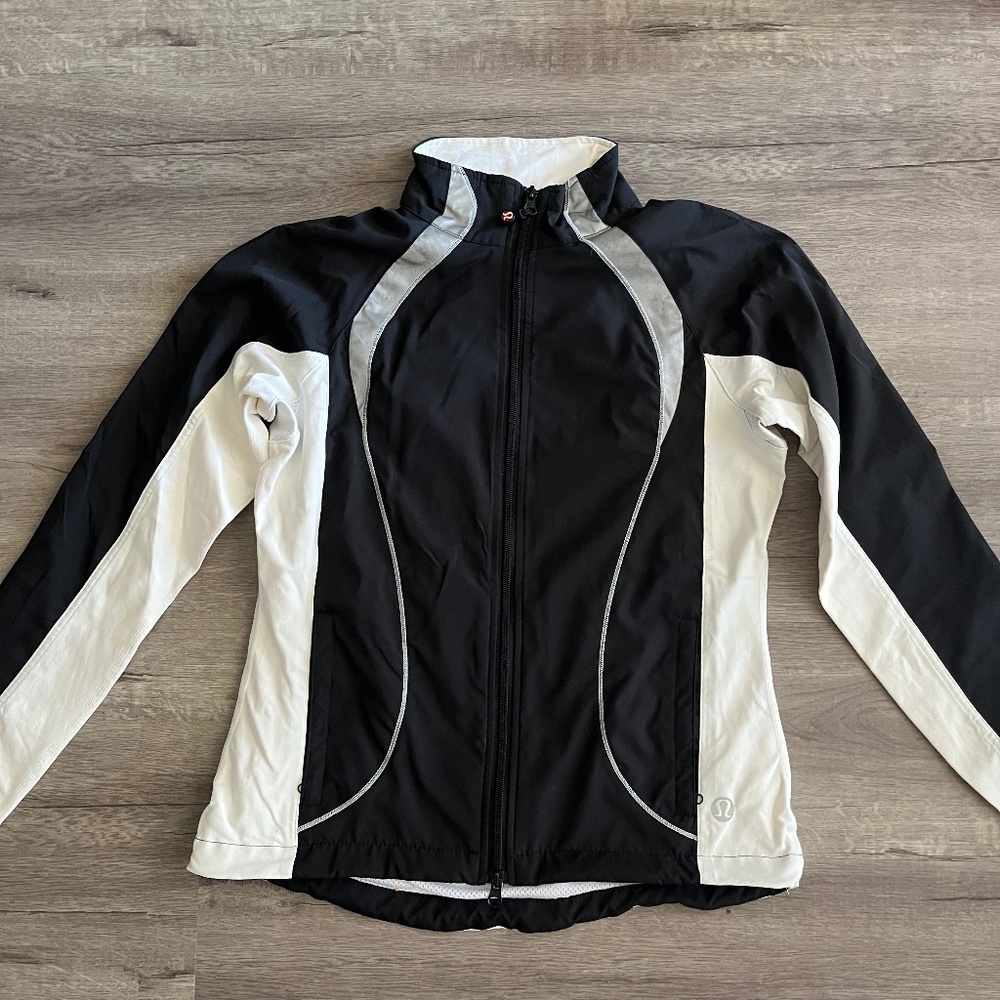 RARE EUC Lululemon Running Jacket Water-Resistant Reflective Black White Grey 6